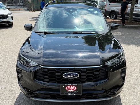 Used 2023 Ford Escape ST-Line Select w/ Tech Pack #2 AWD/4WD image 2