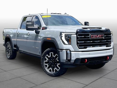 Used 2024 GMC Sierra 2500 AT4 w/ AT4 Premium Plus Package AWD/4WD image 3
