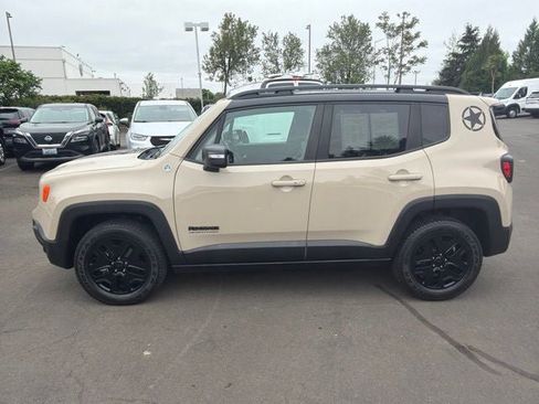 Used 2017 Jeep Renegade Trailhawk AWD/4WD image 7