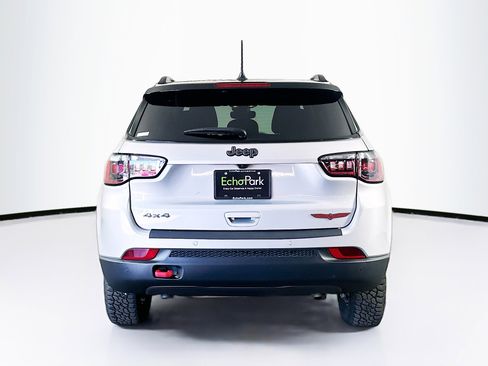 Used 2025 Jeep Compass Trailhawk AWD/4WD image 7