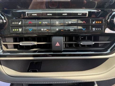 Used 2022 Toyota Highlander Platinum AWD/4WD image 13