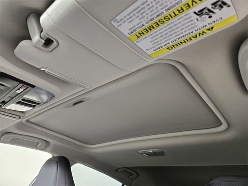 New 2025 Subaru Crosstrek 2.0i Premium image 9