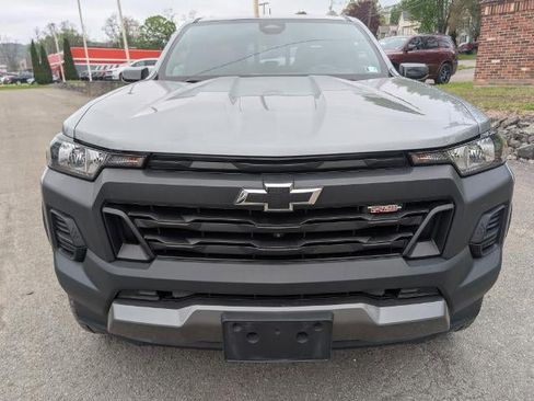 Used 2023 Chevrolet Colorado Trail Boss w/ Technology Package AWD/4WD image 2