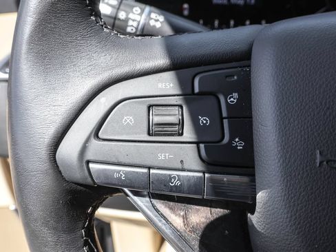 Used 2023 Cadillac Escalade Premium Luxury AWD/4WD image 24