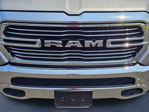 Used 2024 RAM 1500 Laramie AWD/4WD image 3