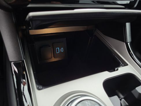 Used 2023 Ford Explorer ST-Line w/ Class IV Trailer Tow Package image 25