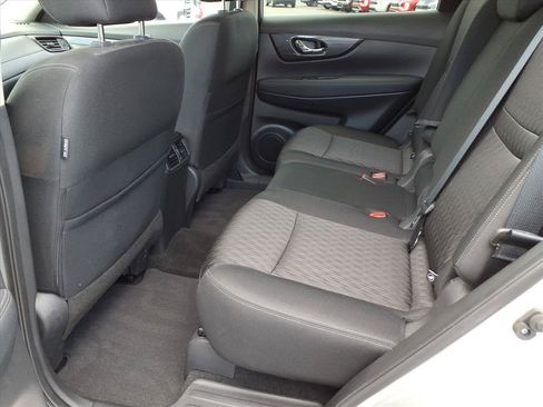Used 2018 Nissan Rogue SV AWD/4WD image 10
