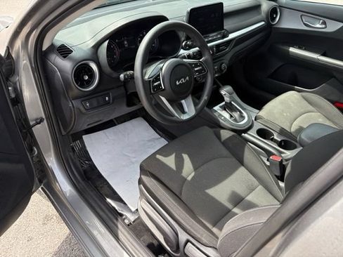 Used 2022 Kia Forte LXS FWD image 25