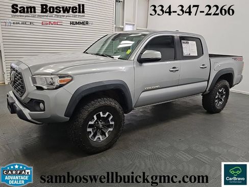 Used 2021 Toyota Tacoma TRD Off-Road w/ Technology Package AWD/4WD image 4