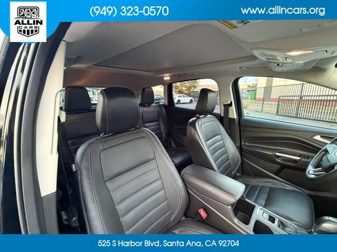 Used 2018 Ford Escape Titanium w/ Ford Safe & Smart Package AWD/4WD image 17