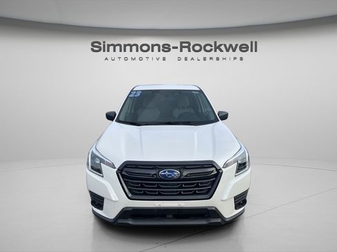 Used 2023 Subaru Forester image 2