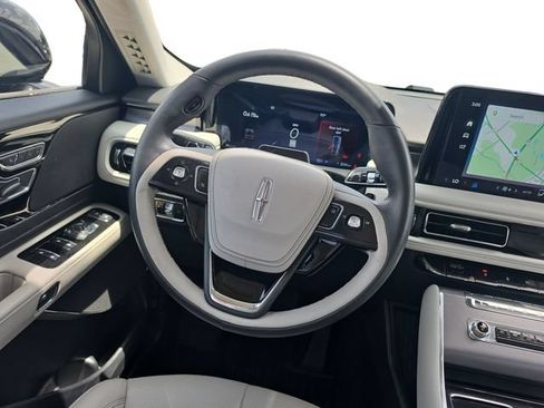 Used 2025 Lincoln Aviator AWD image 14