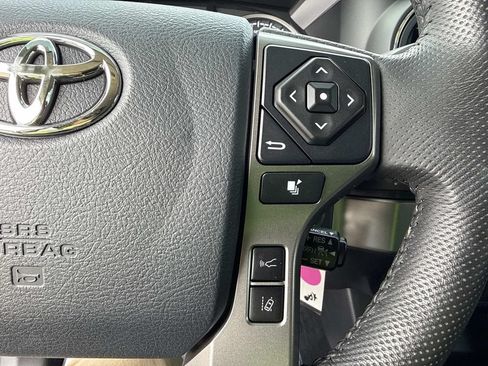 Used 2020 Toyota Tacoma SR5 RWD image 35
