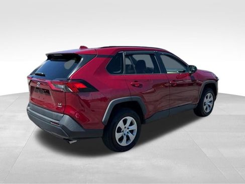 Used 2019 Toyota RAV4 LE AWD/4WD image 6