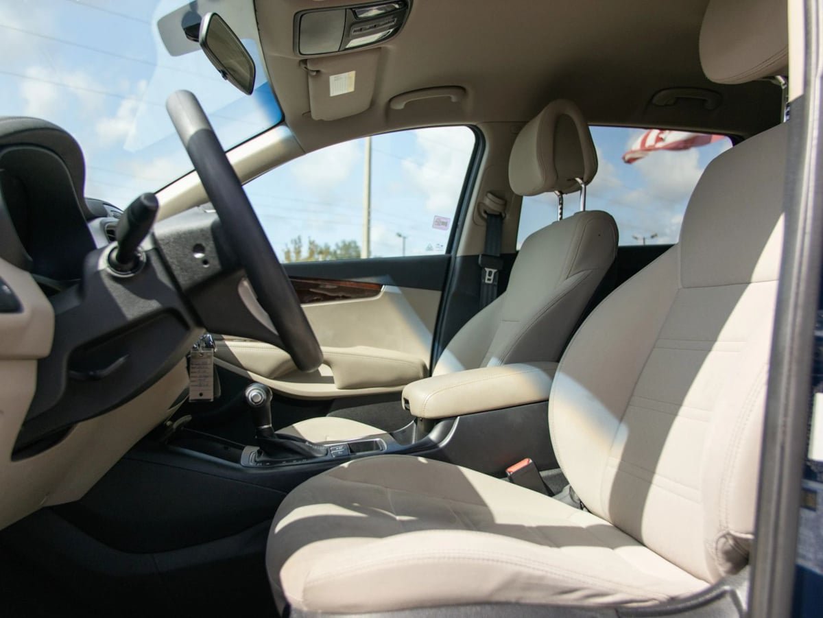 Used 2017 Kia Sorento AWD image 17