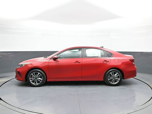 Certified 2022 Kia Forte LXS image 9