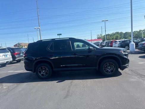 Used 2024 Honda Pilot TrailSport image 9