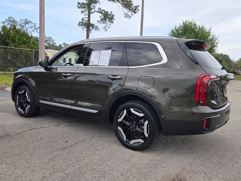 Used 2025 Kia Telluride S FWD image 5