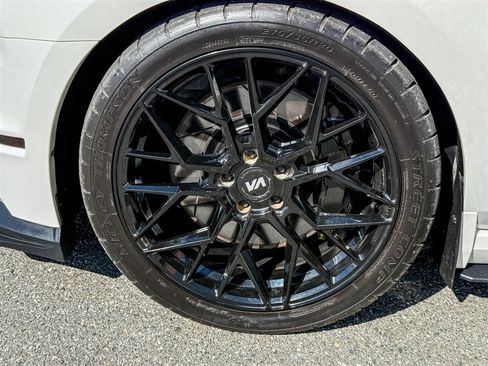 Used 2013 Ford Mustang Shelby GT500 image 18