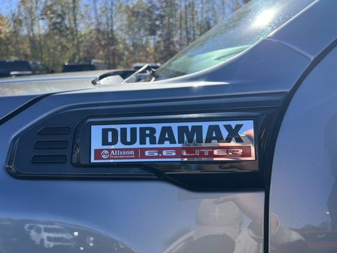 Used 2024 GMC Sierra 2500 AT4 w/ AT4 Preferred Package image 10