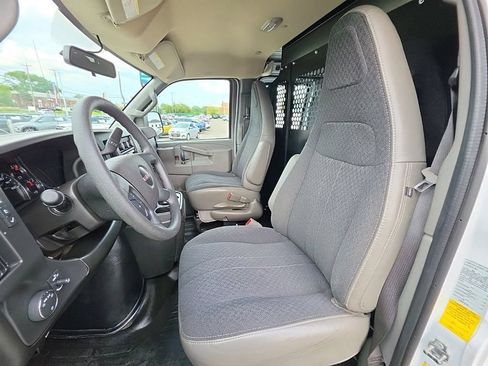 Used 2025 GMC Savana 2500 w/ Driver Convenience Package RWD image 21