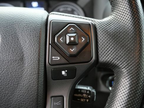 Certified 2022 Toyota Tacoma TRD Off-Road image 29