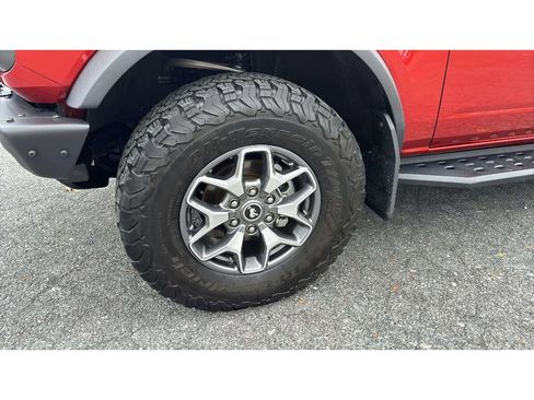 Used 2022 Ford Bronco Badlands image 21