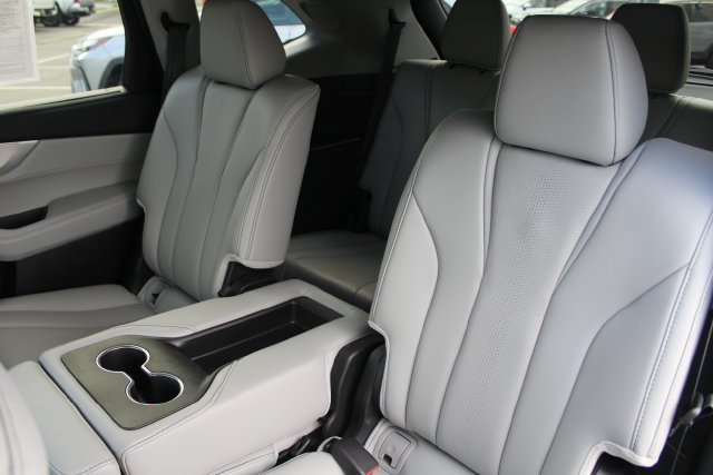 Used 2025 Acura MDX w/ Technology Package FWD image 32