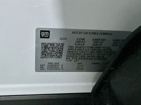 Used 2025 Chevrolet Trax LS image 12