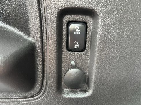 Used 2014 Ford Edge Sport w/ Driver Entry Package FWD image 33
