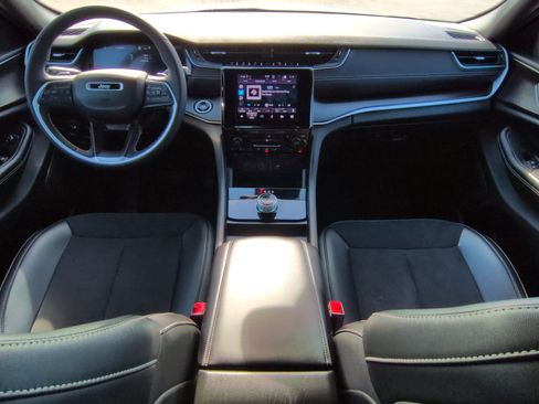 Certified 2023 Jeep Grand Cherokee Altitude AWD/4WD image 13