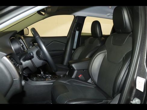 Used 2020 Jeep Cherokee Latitude Lux w/ Comfort/Convenience Group image 21