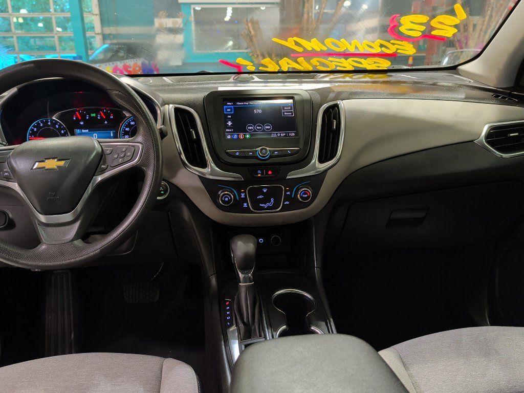 Used 2023 Chevrolet Equinox LS w/ LS Convenience Package FWD image 17