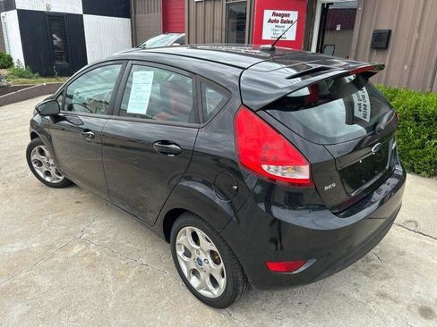 Used 2012 Ford Fiesta SES FWD image 4
