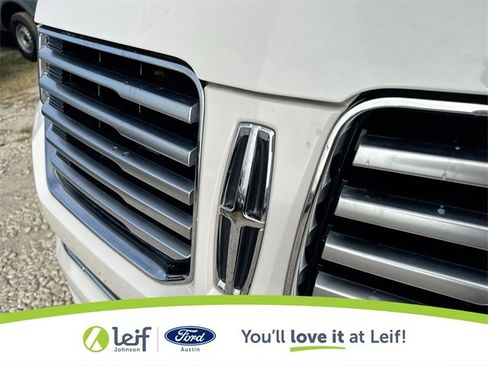 Used 2017 Lincoln Navigator L Select image 33