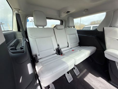 New 2026 Ford Expedition Max Platinum image 12