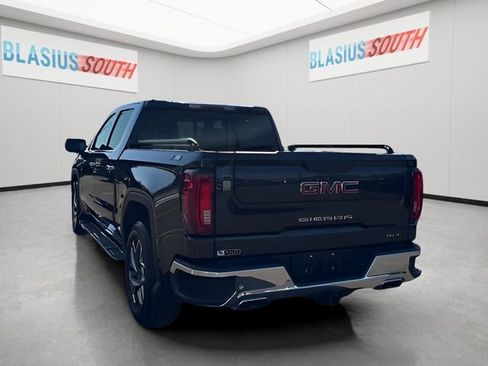 Used 2022 GMC Sierra 1500 SLT w/ SLT Premium Plus Package AWD/4WD image 9