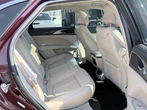 Used 2017 Lincoln MKZ Reserve FWD image 29