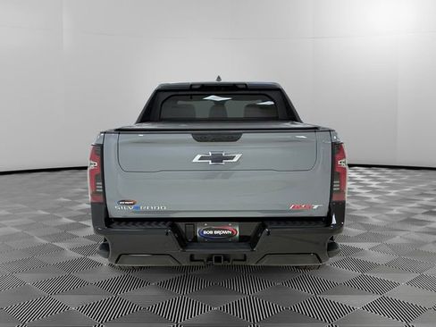 Certified 2025 Chevrolet Silverado EV RST AWD/4WD image 4