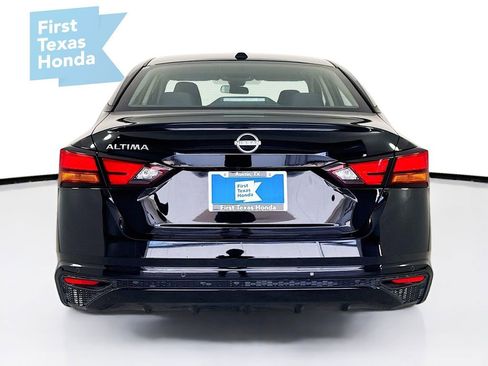 Used 2025 Nissan Altima 2.5 SV FWD image 6