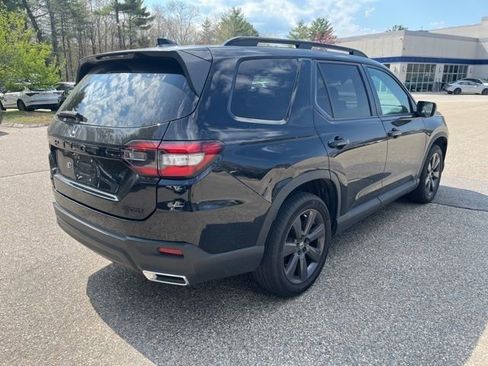 Used 2023 Honda Pilot Sport image 5