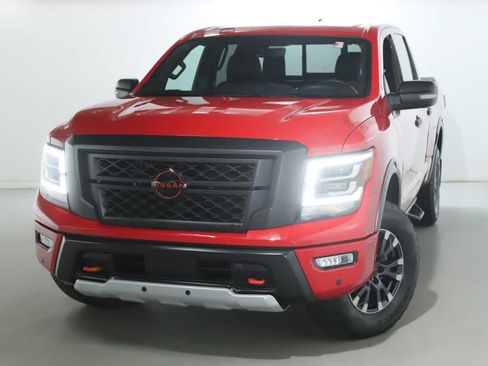 Used 2023 Nissan Titan PRO-4X w/ Pro-4x Convenience Package AWD/4WD image 2
