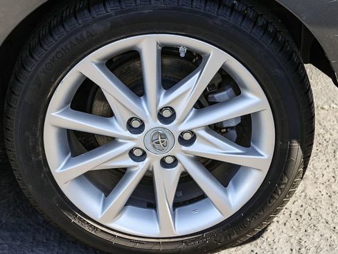 Used 2012 Toyota Prius V Five FWD image 11
