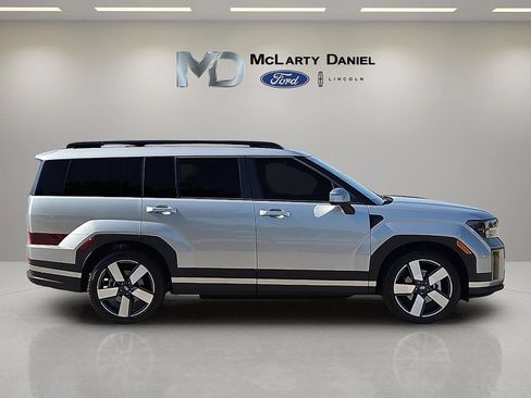 Used 2025 Hyundai Santa Fe Limited AWD/4WD image 6