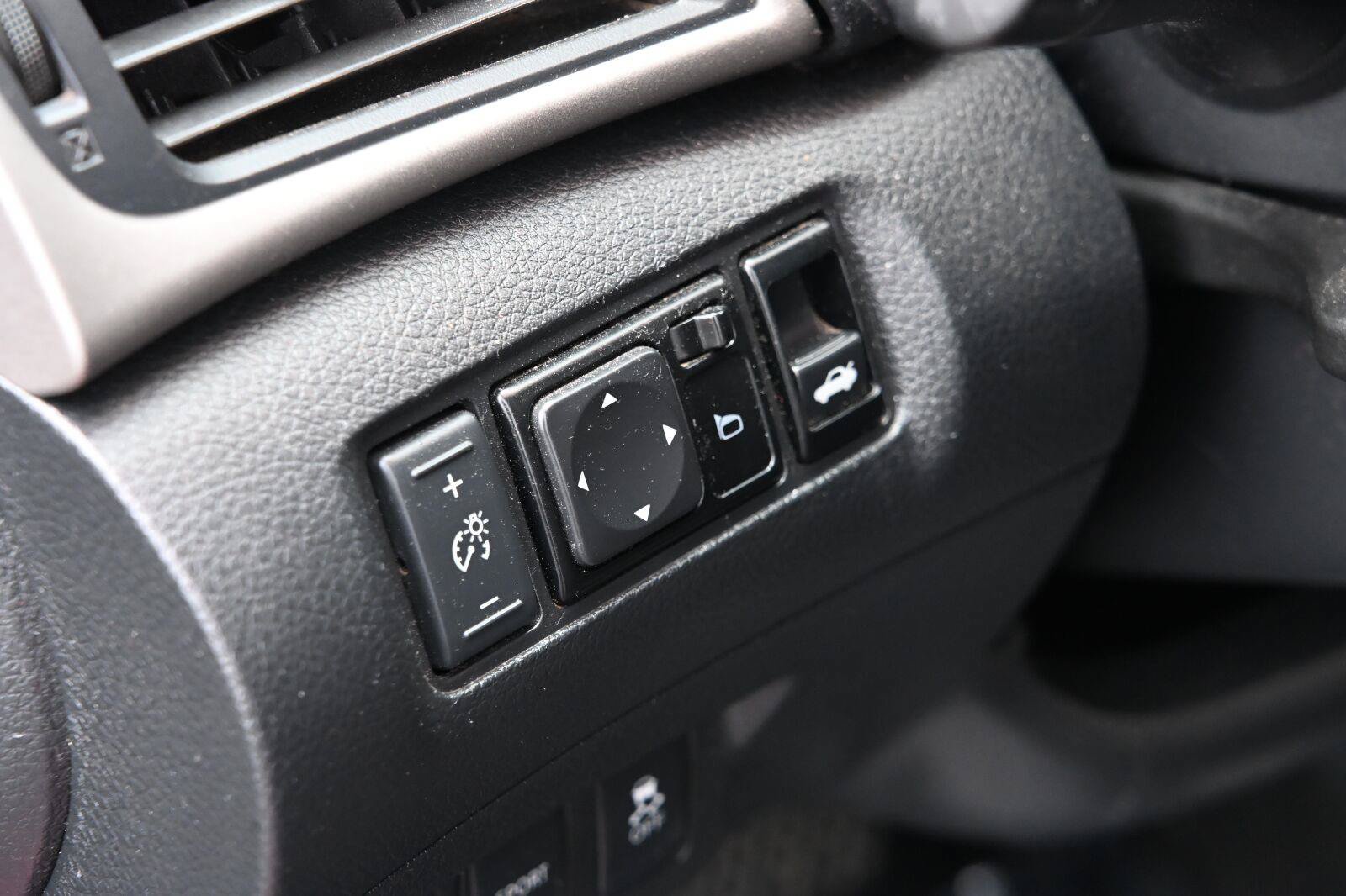 Used 2015 Nissan Sentra SV FWD image 13