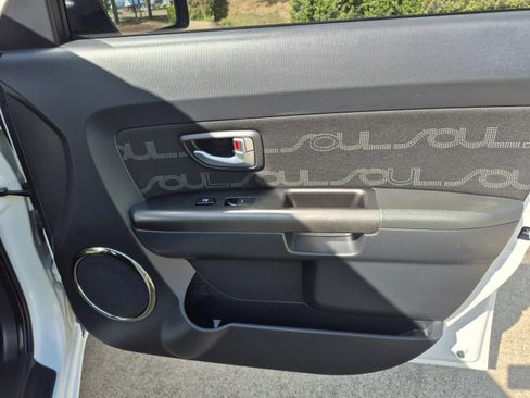 Used 2013 Kia Soul + w/ Audio Pkg FWD image 16