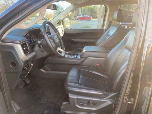 Used 2024 Ford Expedition Max XLT image 15