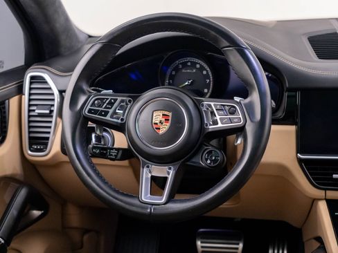 Used 2023 Porsche Cayenne Turbo S AWD/4WD image 12