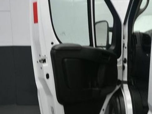 Used 2024 RAM ProMaster 2500 w/ Convenience Group FWD image 13