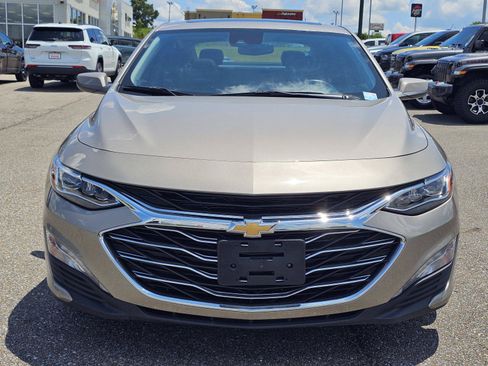 Used 2024 Chevrolet Malibu LT FWD image 2